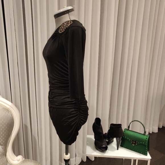 One sleeve mini Dress - Picture 5 of 8